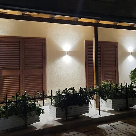 Pietro Guesthouse 3 Tirana Buitenkant foto
