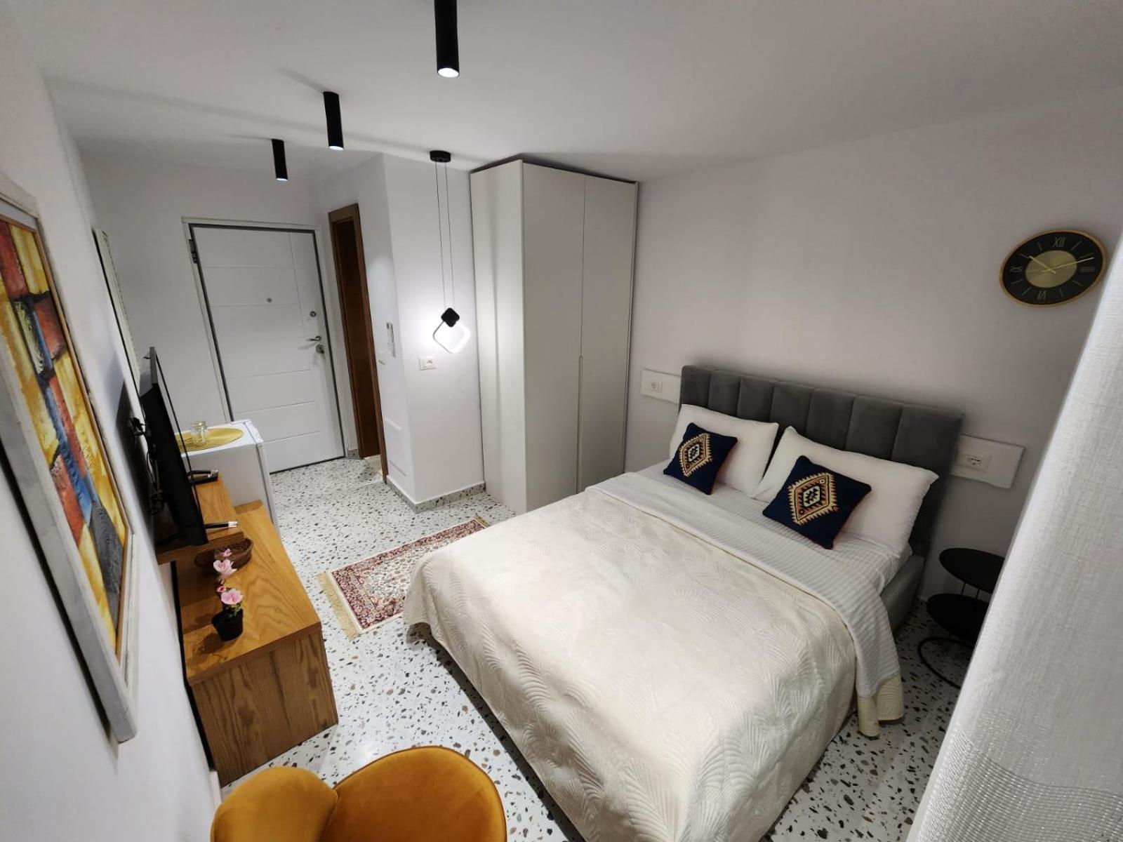 Pietro Guesthouse 3 Tirana Buitenkant foto
